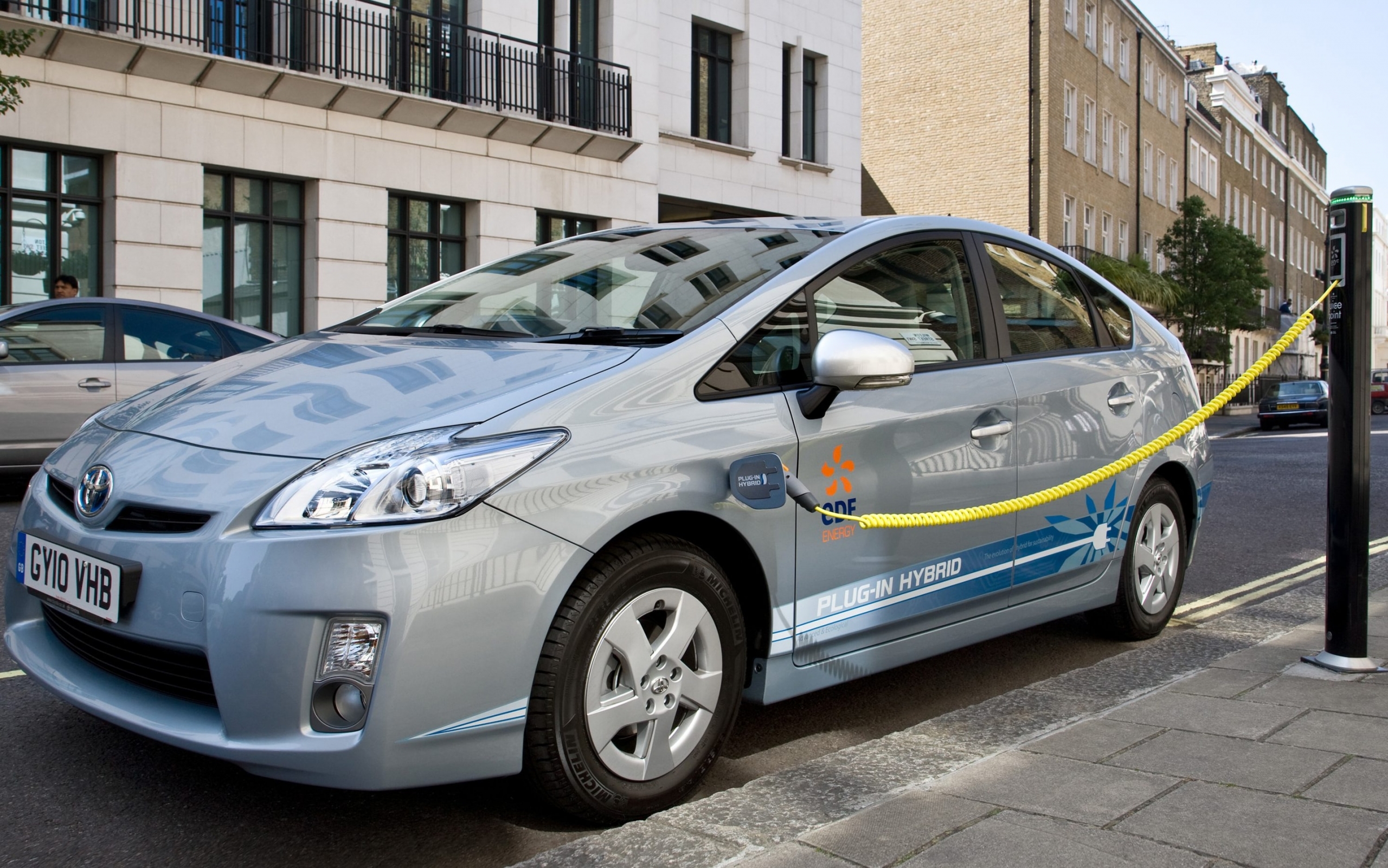 Hybrid Cars- Everything You Need To Know About This!
